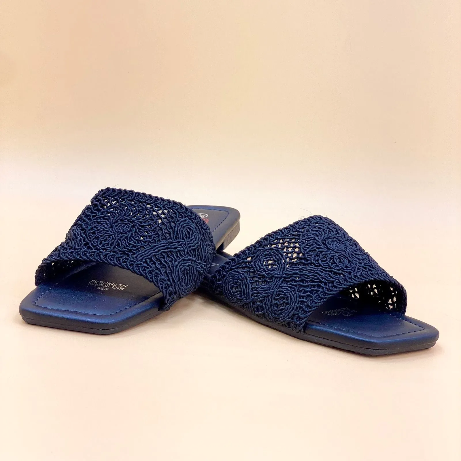 NEW , WOMEN SLIPPERS S7